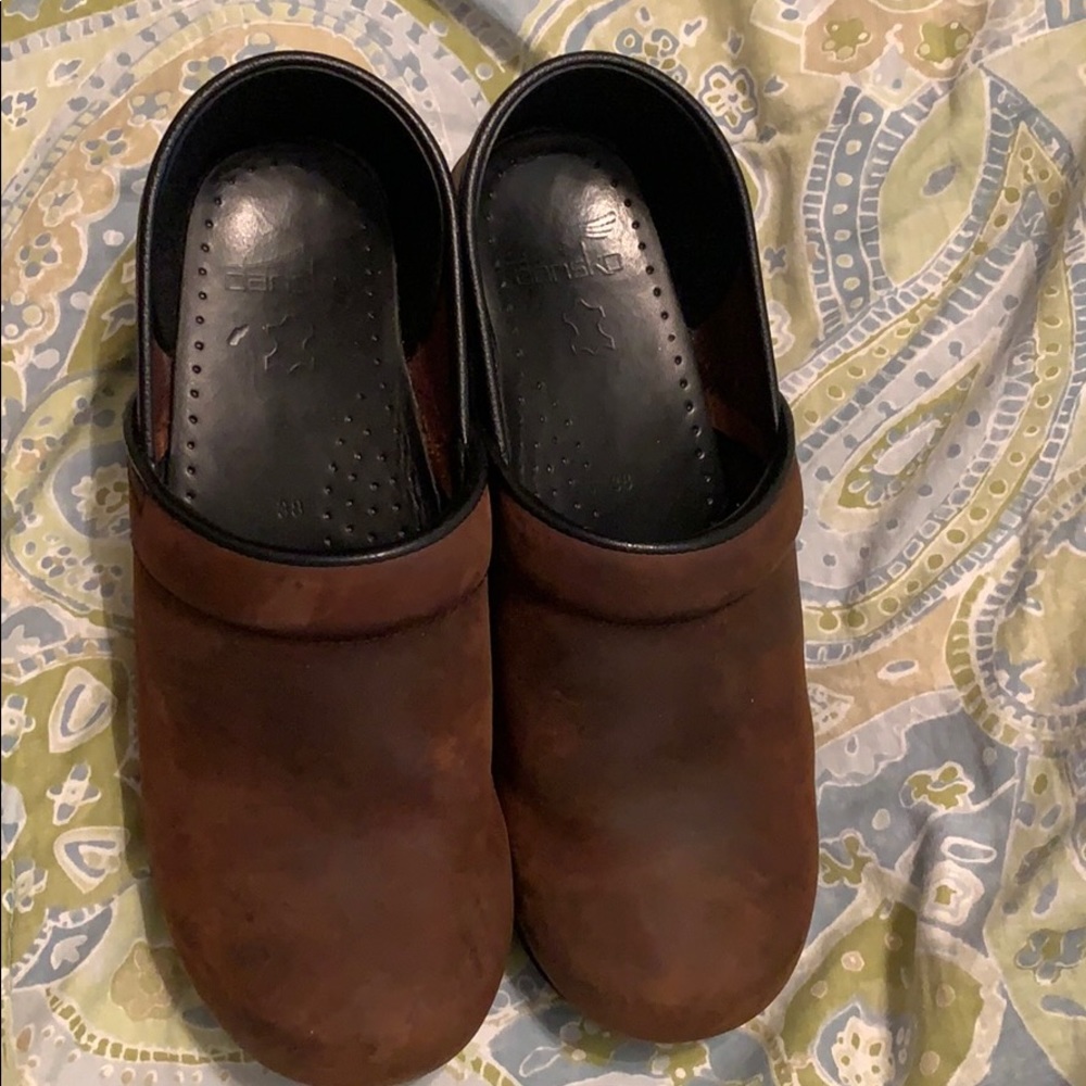 EUC Dansko clogs. Leather. Size 38